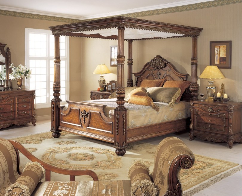 Wood Canopy Beds